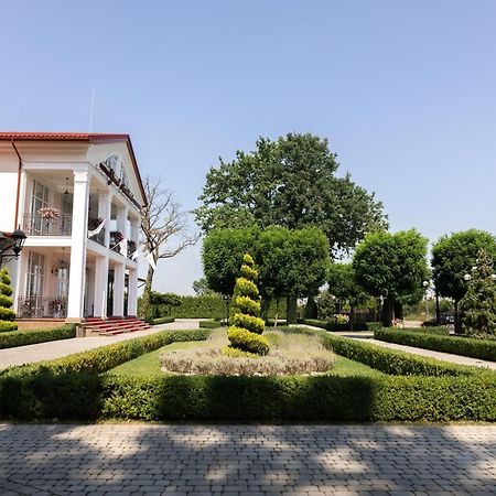 Hotel Grand Aristocrate Dubovtsy Exterior foto