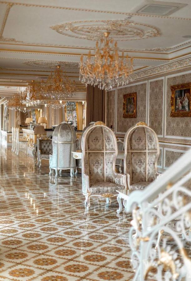 Hotel Grand Aristocrate Dubovtsy Exterior foto