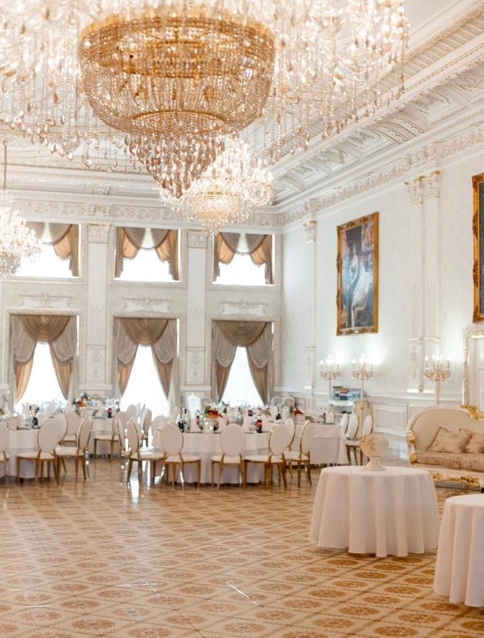 Hotel Grand Aristocrate Dubovtsy Exterior foto
