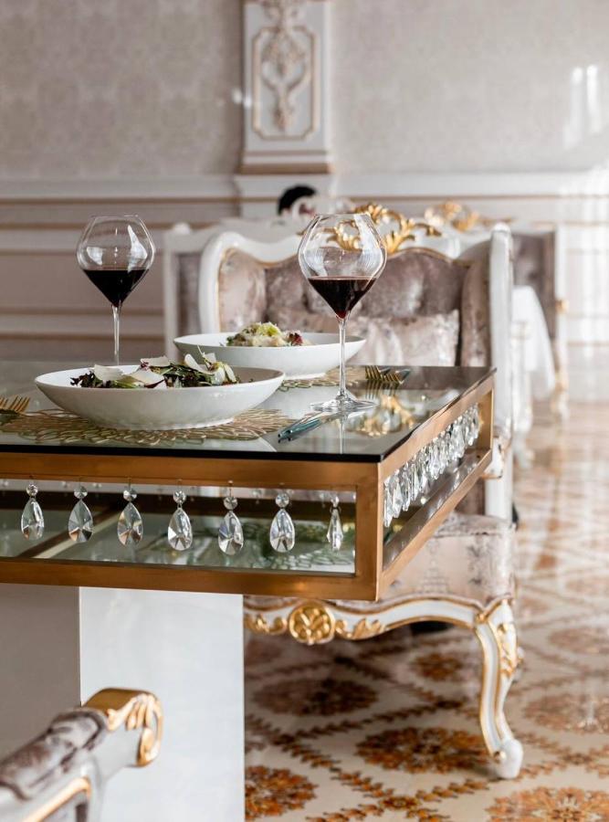 Hotel Grand Aristocrate Dubovtsy Exterior foto