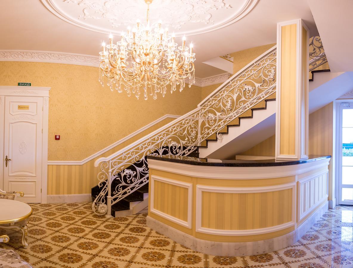 Hotel Grand Aristocrate Dubovtsy Exterior foto