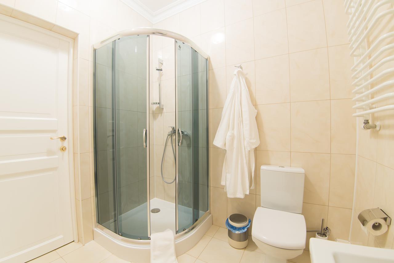 Hotel Grand Aristocrate Dubovtsy Exterior foto